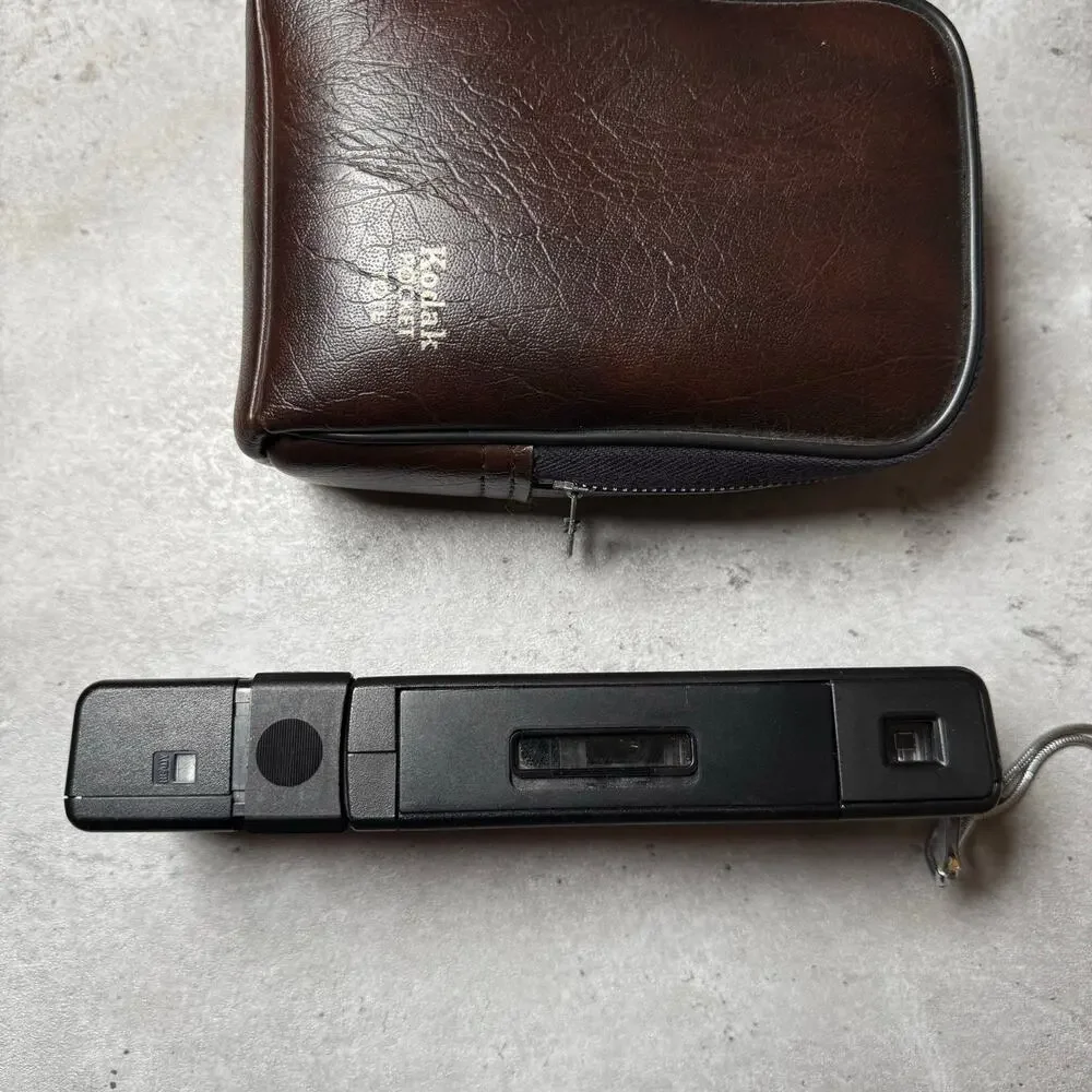 Vintage Kodak Ektra film camera 22mm electronic flash with leather camera case